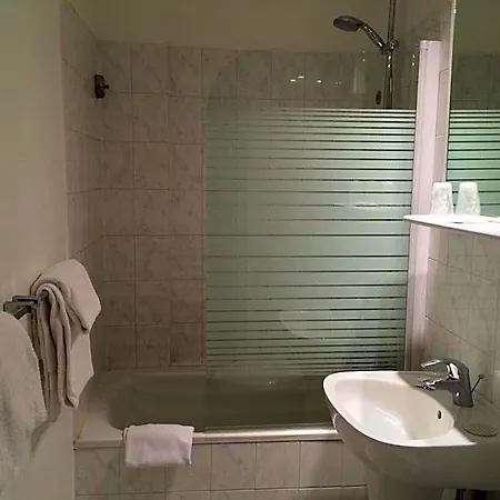 Hotel D'win 2*