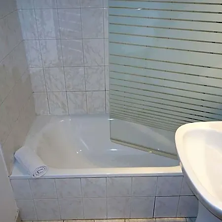 D'win Hotel 2*