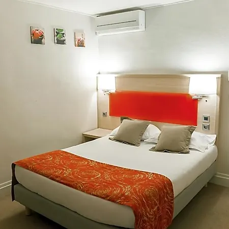 D'win Hotel 2*