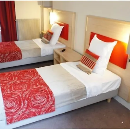 Hotel D'win 2*